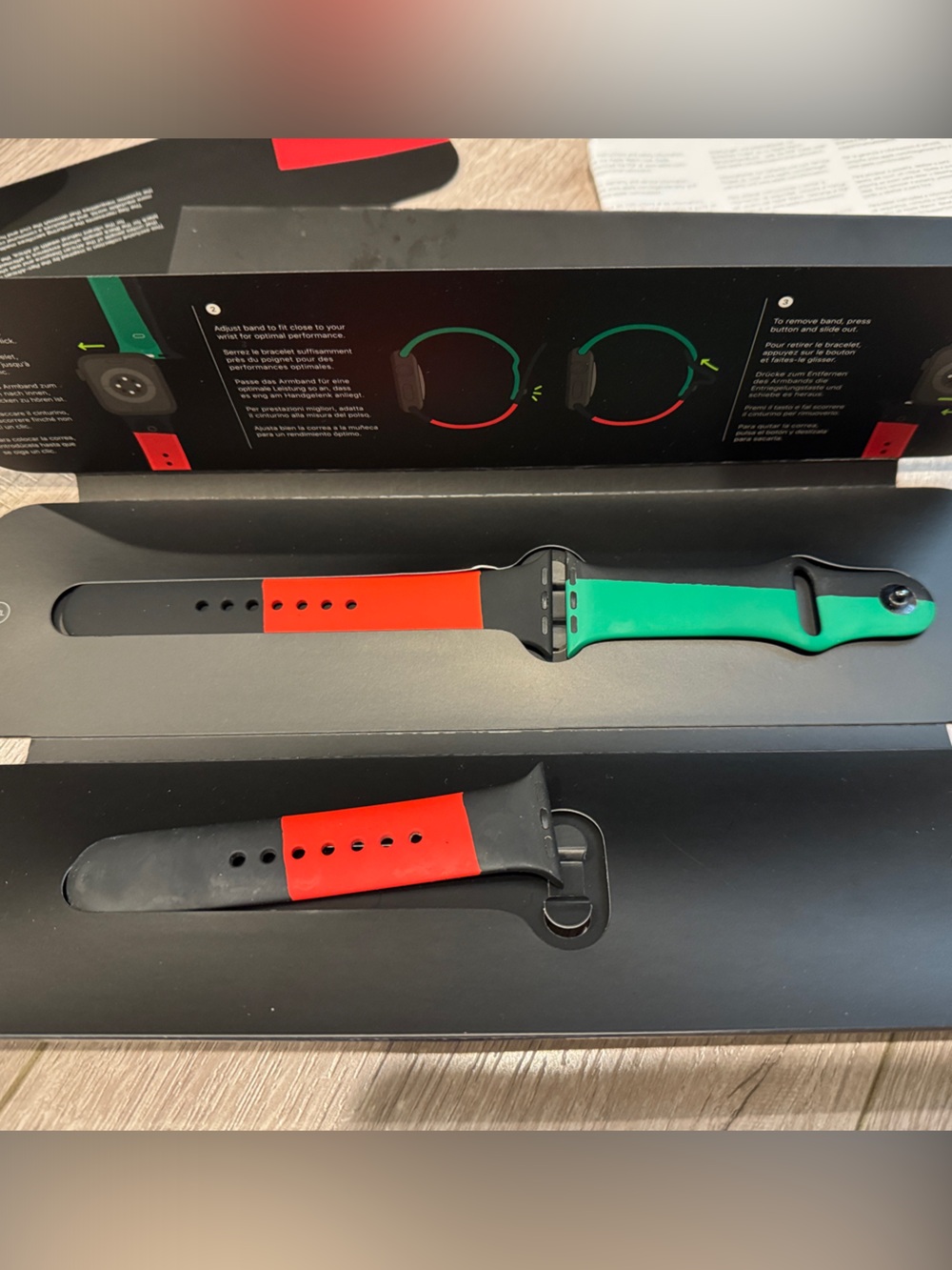 Apple Sport Band Black Unity (40mm)
